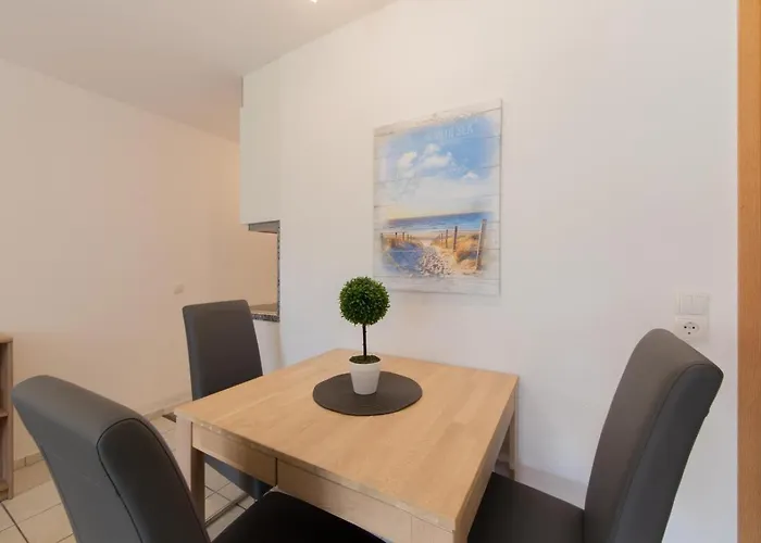 Gorch Fock Park 19 *